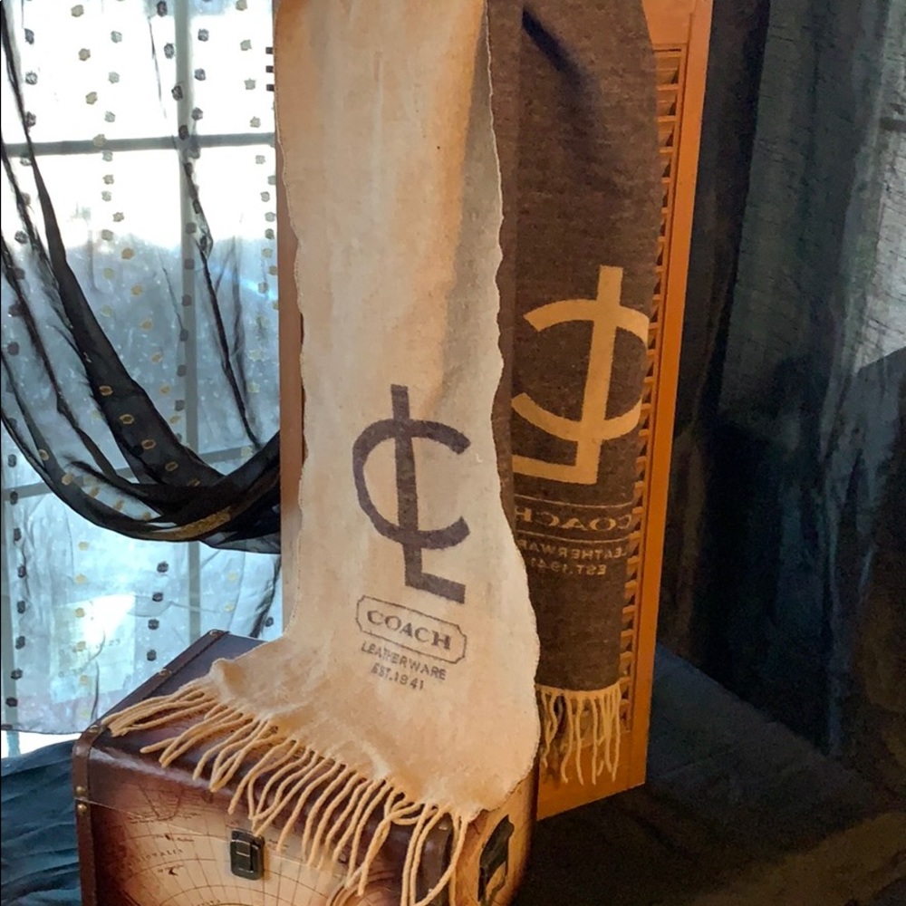 Logo 100 o/o Merino Wool Coach Scarf. Gently worn